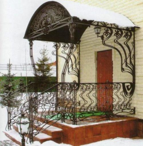 Металлическое крыльцо в частном доме. Металлическое крыльцо: его особенности и типы