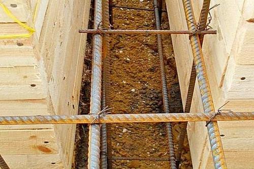 Сколько надо доски на опалубку. Калькулятор расчета количества досок для опалубки ленточного фундамента