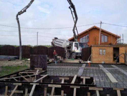 Сколько кубов бетона надо на фундамент 10х10. Количество бетона для плиточного фундамента