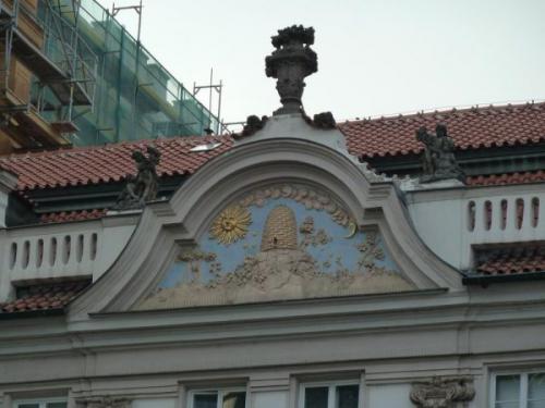 Интерьер обшивки дома и фронтона. Чем обшить фронтон дома