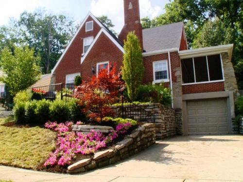 Благоустройство участка на склоне. Участок на склоне: планировка, укрепление склона и организация дренажа (85 фото)