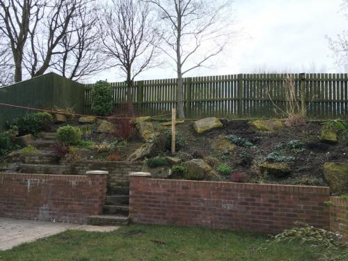 Благоустройство участка на склоне. Участок на склоне: планировка, укрепление склона и организация дренажа (85 фото)