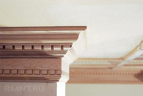 Плинтус потолочный чем резать. Виды потолочных и напольных плинтусов, выбор инструментов 02