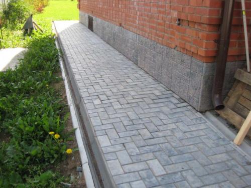 Отмостка красивая вокруг дома. Отмостка дома своими руками —, как сделать защита фундамента? Пошаговая инструкция (71 фото)
