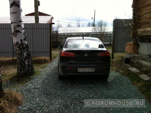 Как сделать заезд для машины на склоне. Как сделать стоянку для автомобиля на даче своими руками