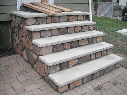 Сделать крыльцо из металла своими руками. Металлическое крыльцо для частного дома: ажур и прочность 01