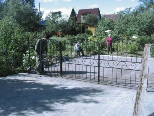 Оформление въезда на участок. Как сделать въезд на участок — этапы обустройства заезда, а также установление подпорных стенок! (фото и видео)