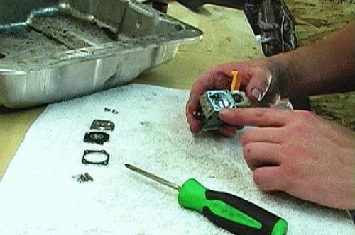 Триммер бензиновый устройство и ремонт. Ремонт триммеров бензиновых своими руками: советы и рекомендации 01 Триммер бензиновый устройство и ремонт. Ремонт триммеров бензиновых своими руками: советы и рекомендации 01