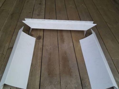 Размер околооконной планки деке. Зачем нужна околооконная планка сайдинга и как ее крепить на фасад?