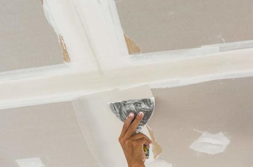 Материал для заделывания щелей в бревенчатых домах. Как убрать щели между бревнами 10