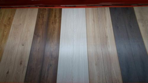 Материалы для отделки балкона внутри.  Универсальный обшивочный материал – вагонка