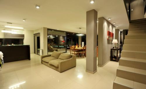 Дизайн колонны в холле. Колонны в интерьере — 90 фото лучших идей изящного дизайна и декора