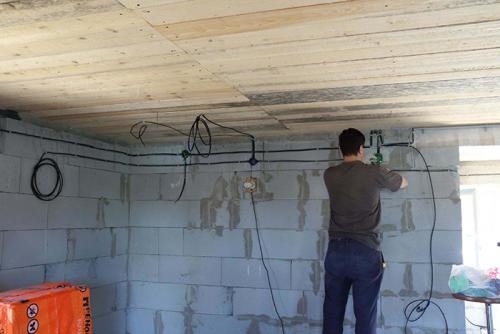 Монтаж электропроводки в частном доме. Как правильно развести проводку в частном доме своими руками: пошаговая инструкция монтажа для новичка, схемы подключения