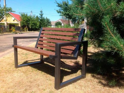 Как выбрать профильную трубу для садовой скамейки. Преимущества и недостатки металлических скамеек