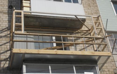 Можно ли стеклить балкон зимой. Можно ли застеклять балкон зимой или в непогоду?