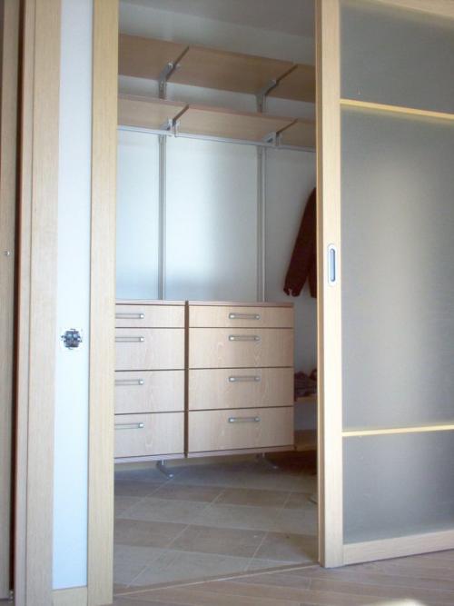 Как сделать гардеробную в 1-комнатной квартире. Гардеробная в однокомнатной квартире 07