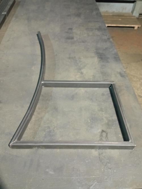 Наша скамейка на металлокаркасе. Универсальный металлокаркас лавки