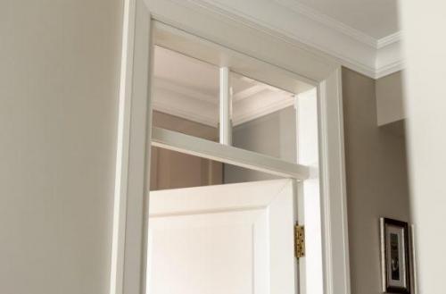 Двери разной высоты в интерьере. Особенности высоких дверей