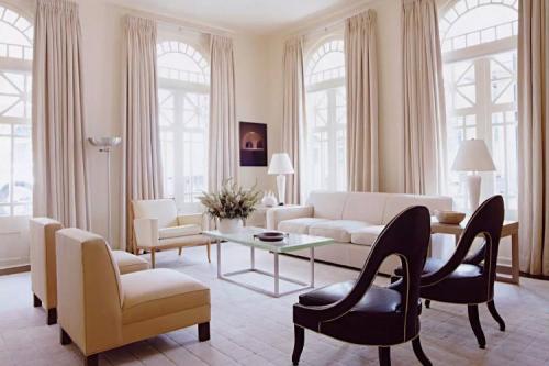 Как красиво повесить шторы в гостинной. Виды штор для гостиной