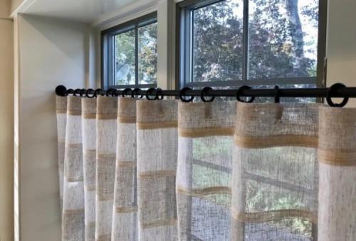 Как красиво повесить шторы в гостинной. Виды штор для гостиной