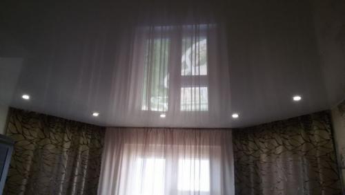 Шторы под натяжной потолок — особенности оформления и подбора штор для интерьеров (135 фото)