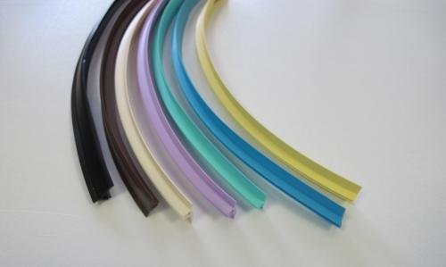 Декоративная вставка для натяжного потолка. Что такое лента маскировочная для натяжного потолка?