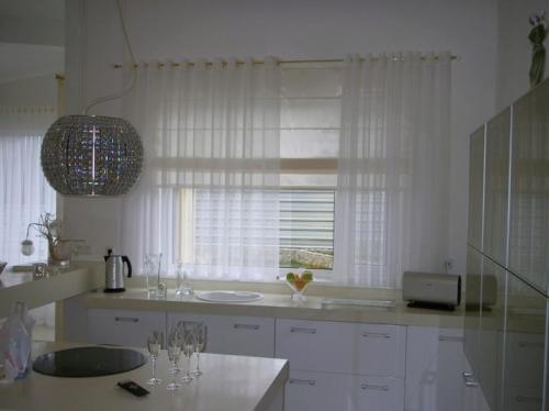 Шторы для кухни на потолочный карниз. Занавески на кухню на потолочный карниз 04 Шторы для кухни на потолочный карниз. Занавески на кухню на потолочный карниз 04