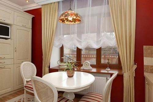 Шторы для кухни на потолочный карниз. Занавески на кухню на потолочный карниз 06 Шторы для кухни на потолочный карниз. Занавески на кухню на потолочный карниз 06