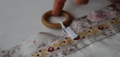 Как красиво повесить шторы на крючки. 5 любимый способов красиво повесить шторы