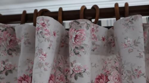 Как красиво повесить шторы на крючки. 5 любимый способов красиво повесить шторы