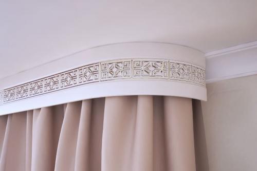 Виды потолочных карнизов для натяжного потолка. Виды карнизов для натяжных потолков