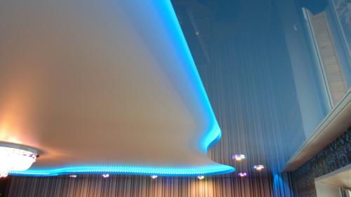 Парящий потолок