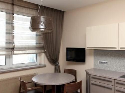 Как выбрать римские шторы для кухни. Достоинства и недостатки 02