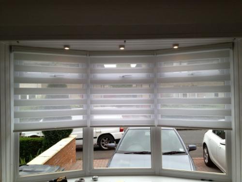 Римские шторы на кухню день-ночь. Шторы День-Ночь: оптимальный современный выбор для дизайна интерьера. 126 фото разновидностей систем