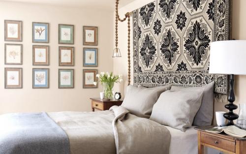 Как закрепить материалы для защиты на обоях. КРОВАТЬ У СТЕНЫ: КАК ЗАЩИТИТЬ ОБОИ ОТ ИСТИРАНИЯ