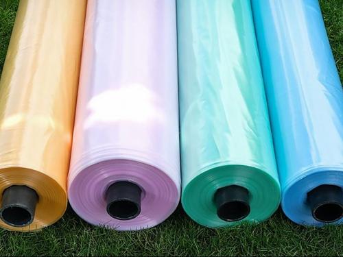 Какие основные цели использования пленки для строительных работ. Чем строительная пленка отличается от обычной и как ее применять