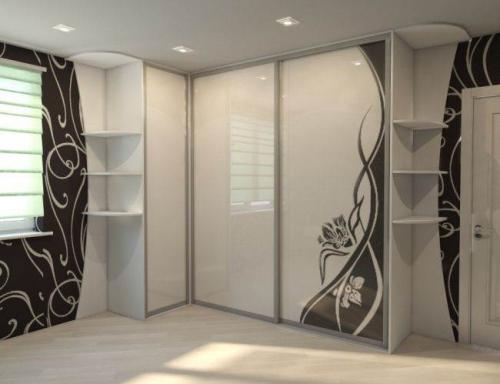 Угловой шкаф купе в гостиную. 40 идей углового шкафа-купе в гостиную 06