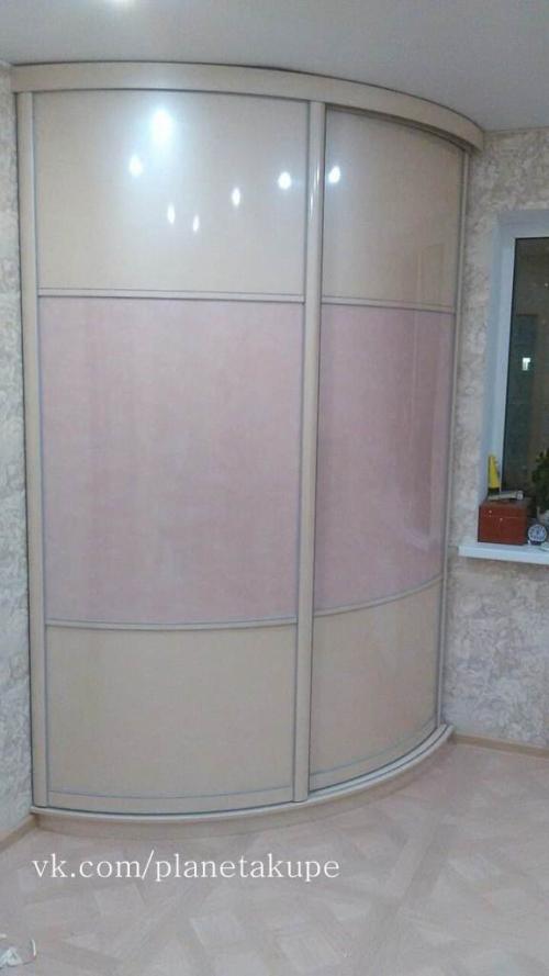 Угловой шкаф купе в гостиную. 40 идей углового шкафа-купе в гостиную 05