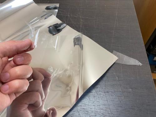 Как обработать края окон, чтобы защитная пленка лучше держалась. Как правильно самому наклеить солнцезащитную пленку для окон