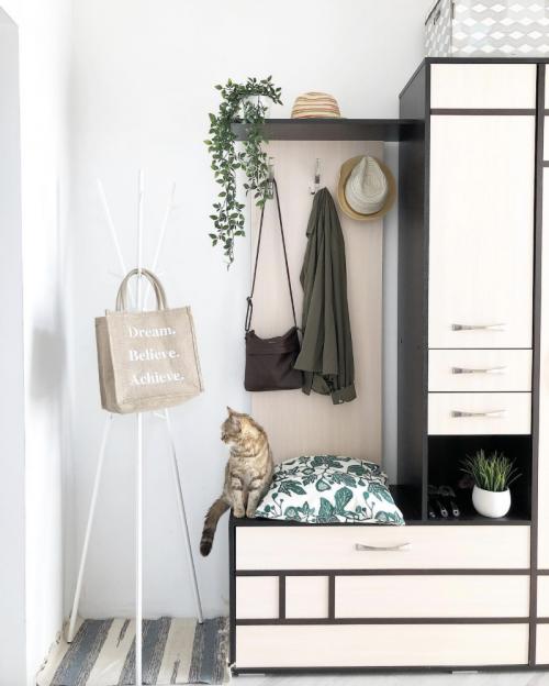 Визуальный шум на кухне. Когда дома вроде бы чисто, но что-то не так: 11 уловок по «нейтрализации» гладильной доски, губок, проводов и другого визуального шума