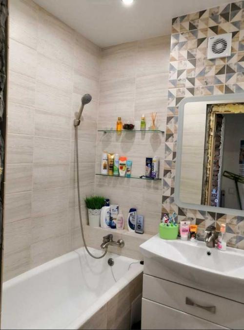 Современный ремонт в ванной комнате в хрущевке. Дизайн ванной в хрущевке 2022-2023: 300+ фото реальных решений и советы от мастера