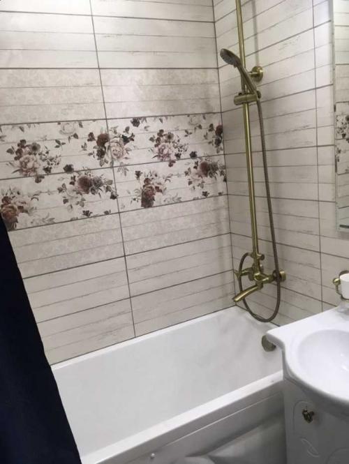 Современный ремонт в ванной комнате в хрущевке. Дизайн ванной в хрущевке 2022-2023: 300+ фото реальных решений и советы от мастера