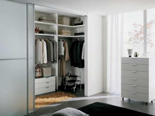 Гардеробная в однокомнатной квартире Вместо кладовки. Особенности гардеробной комнаты в кладовке 11