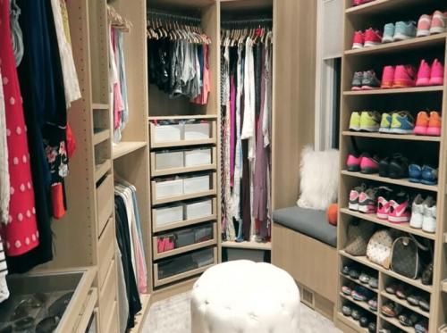 Гардеробная в однокомнатной квартире Вместо кладовки. Особенности гардеробной комнаты в кладовке 06