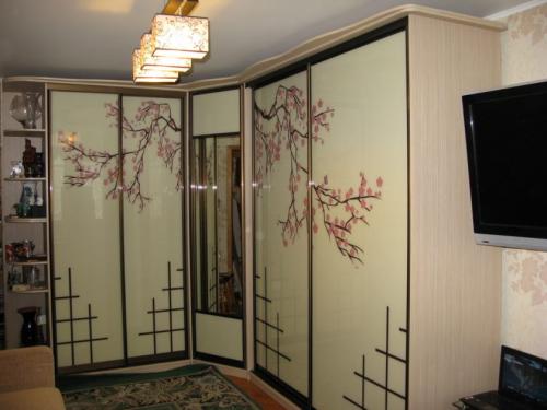 Выбор вида и дизайна углового шкафа-купе для гостиной комнаты. Выбор углового шкафа