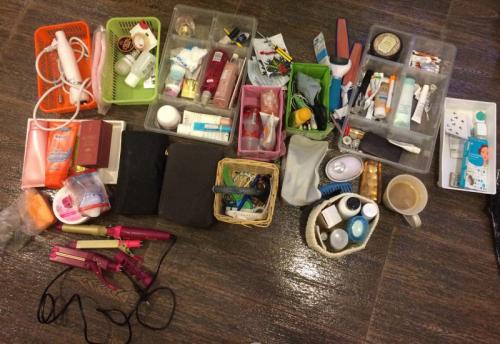 Где организовать гардеробную в однушке. Как организовать хранение в однушке: 7 примеров и 25 фото для вдохновения