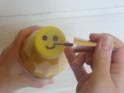 Пчела своими руками поделка из пластиковой бутылки. Для сада, огорода и настроения: мастерим веселых пчелок из пластиковых бутылок своими руками