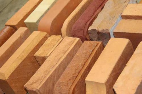 Как выбрать оптимальный размер и форму керамического кирпича для домашних печей. Размеры, вес и цена