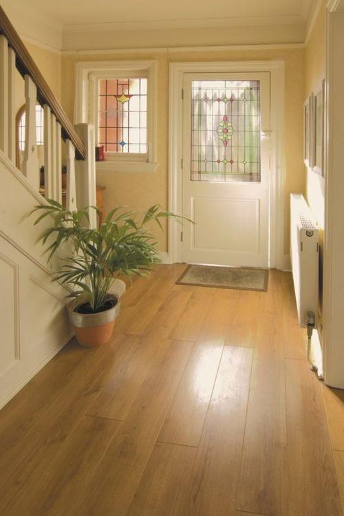 Светлые двери и темный пол. Идеи интерьеров, где темный пол и светлые двери