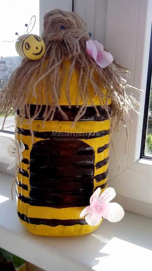 Делаем улей из пластиковых бутылок своими руками на даче. Улей радостных пчел в пластиковой бутылке 03